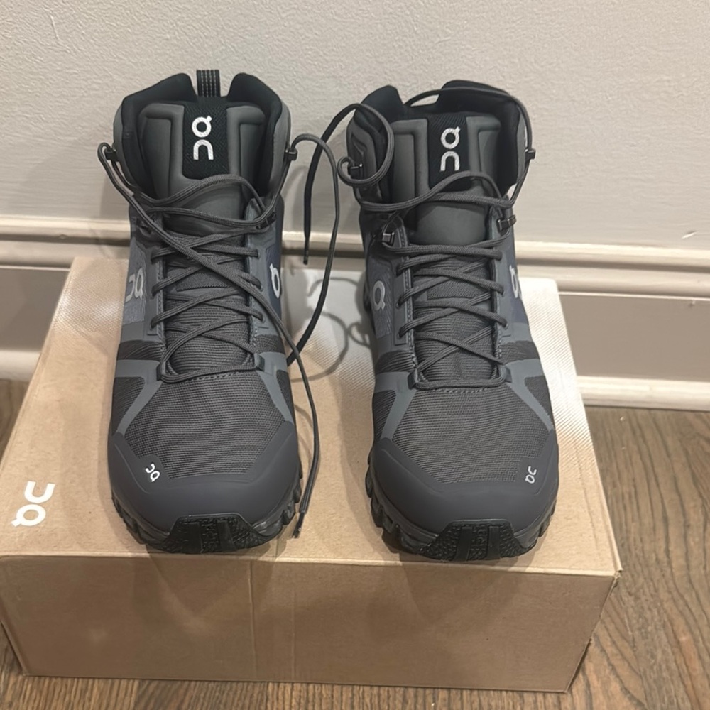On Running Gray Athletic Shoes with Cloud Cushioning
